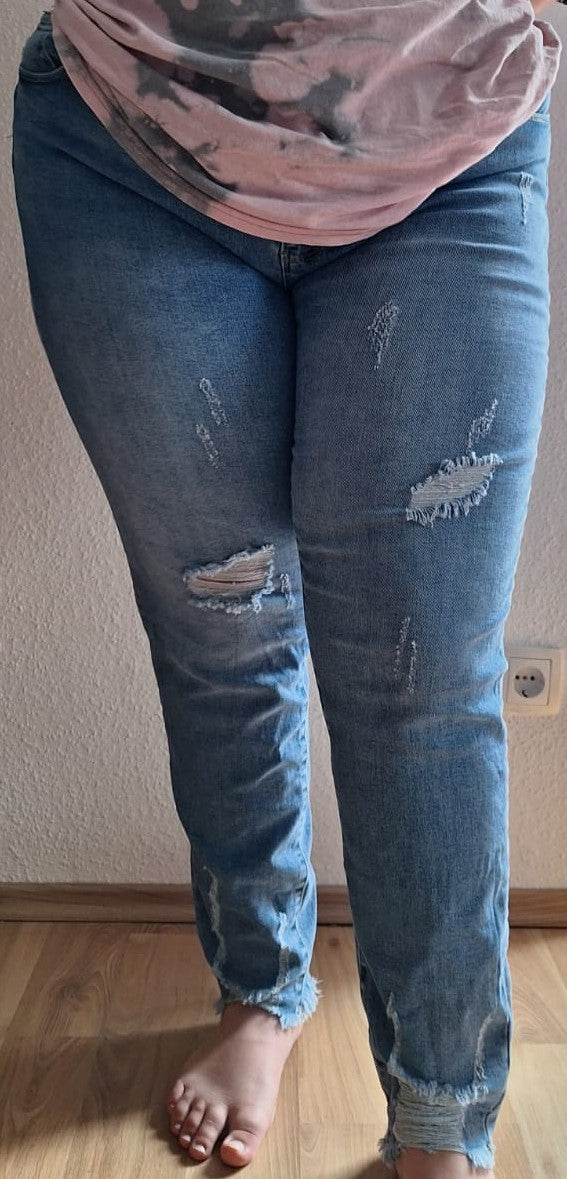 Jeanshose Pushup mit Cuts