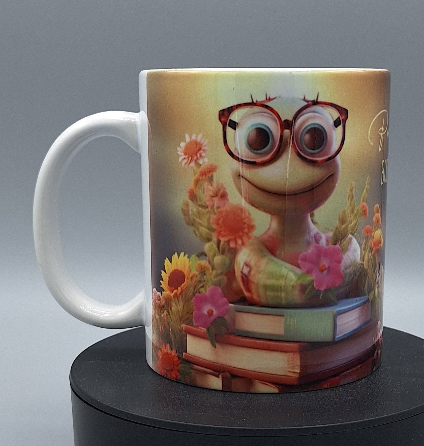 Bookworm Tasse mit süßer Leseratte – Perfekt für Bücherfreunde & Leseratten | 330ml Spülmaschinenfest