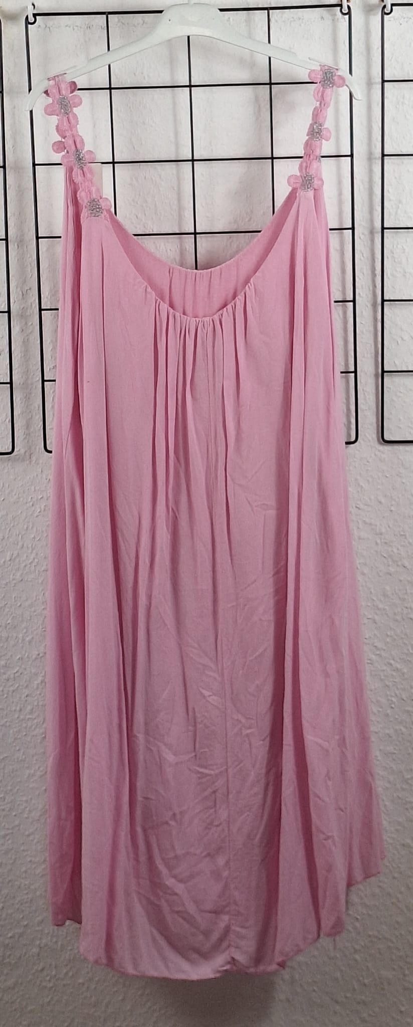 Luftiges Sommerkleid mit Blumen-Trägern – 100% Viskose – One Size (Gr. 40/42–50/52) – Farbenfroh & bequem