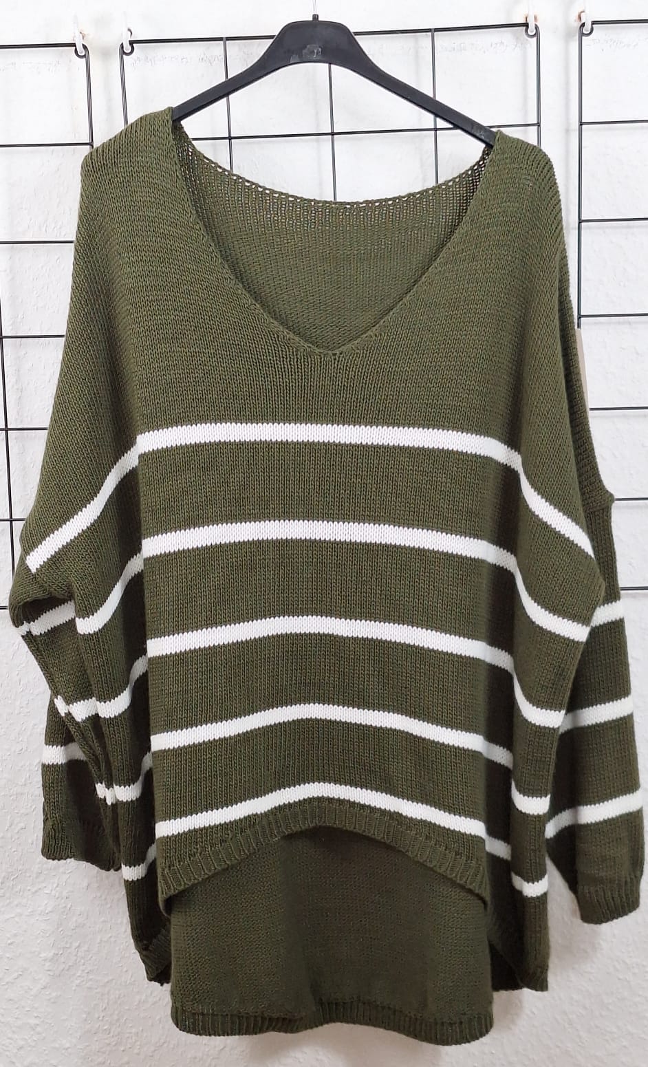 Strickpullover "Weiße Streifen"