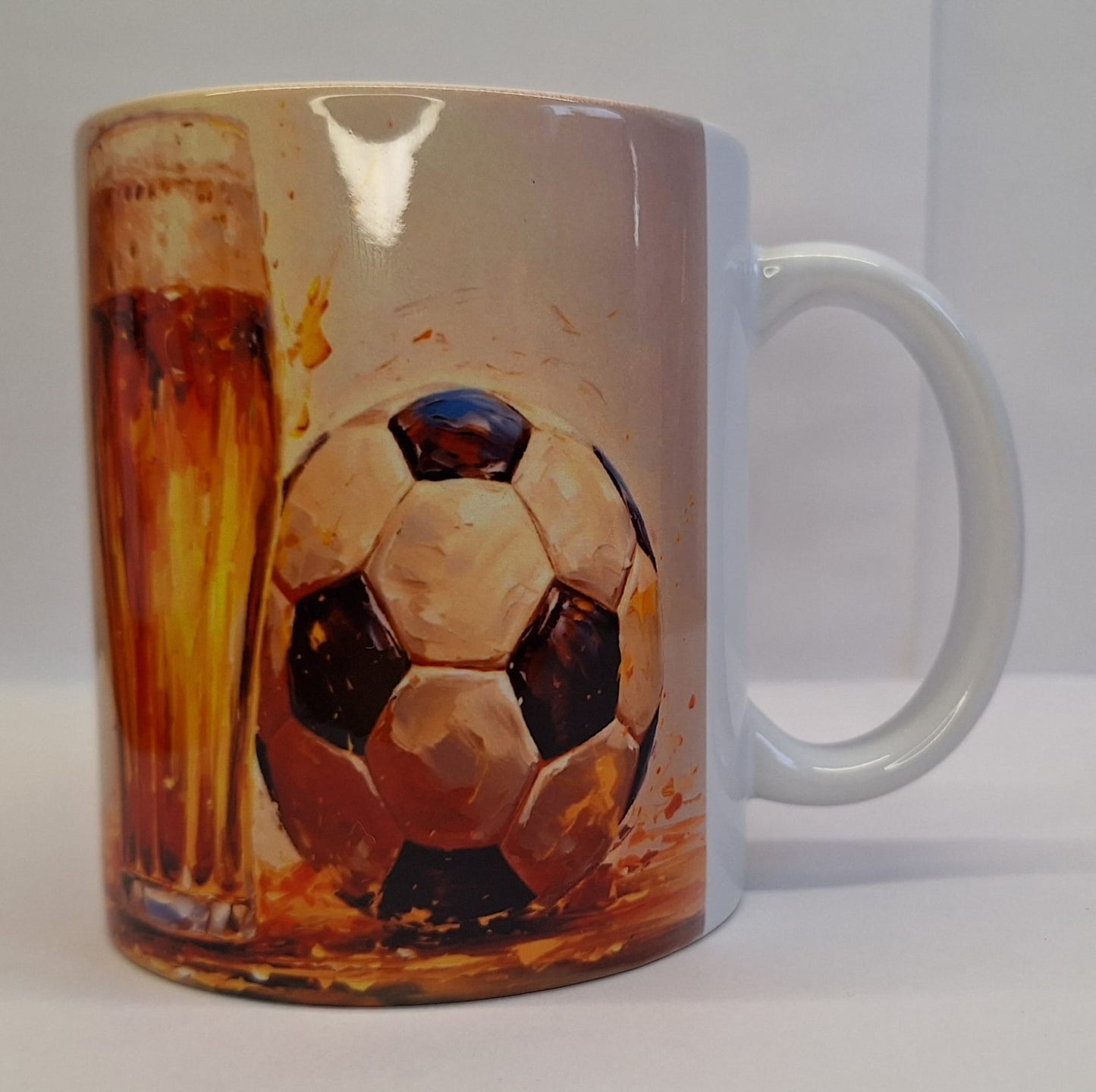 Fußball-Bier-Tasse – perfekter Spieltagsbegleiter für Fußballfans & Bierliebhaber – 330 ml Kaffeebecher
