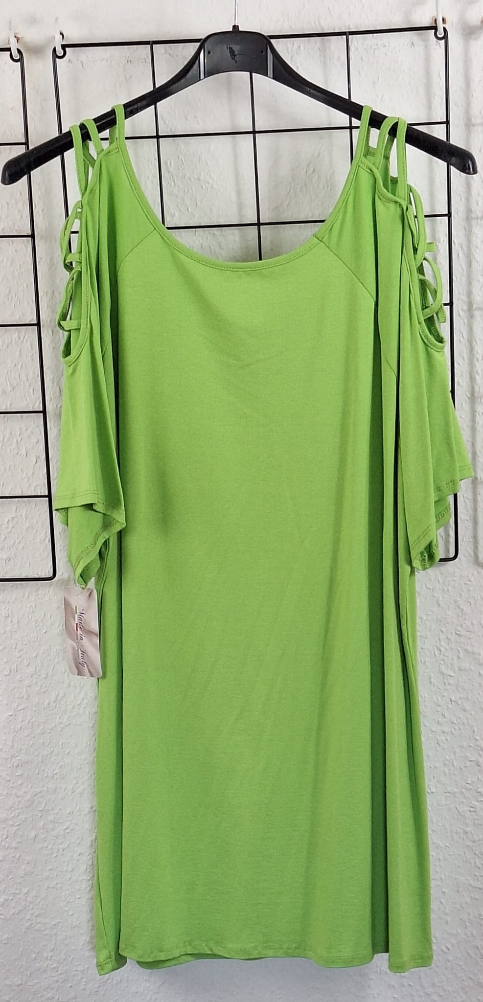 „Apfelgrünes Damen T-Shirt große Größen – Curvy Shirt mit Schulterdetails – 44/46 bis 52/54 – frische Farbe & Komfort“