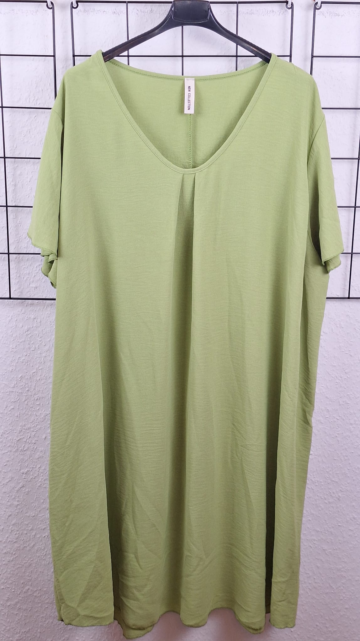 Leichtes Sommerkleid aus 100% Viskose in Apfelgrün – sommerliches Damenkleid mit frischer Farbe, bequemer Sitz und lockerer Stil für Alltag und Urlaub