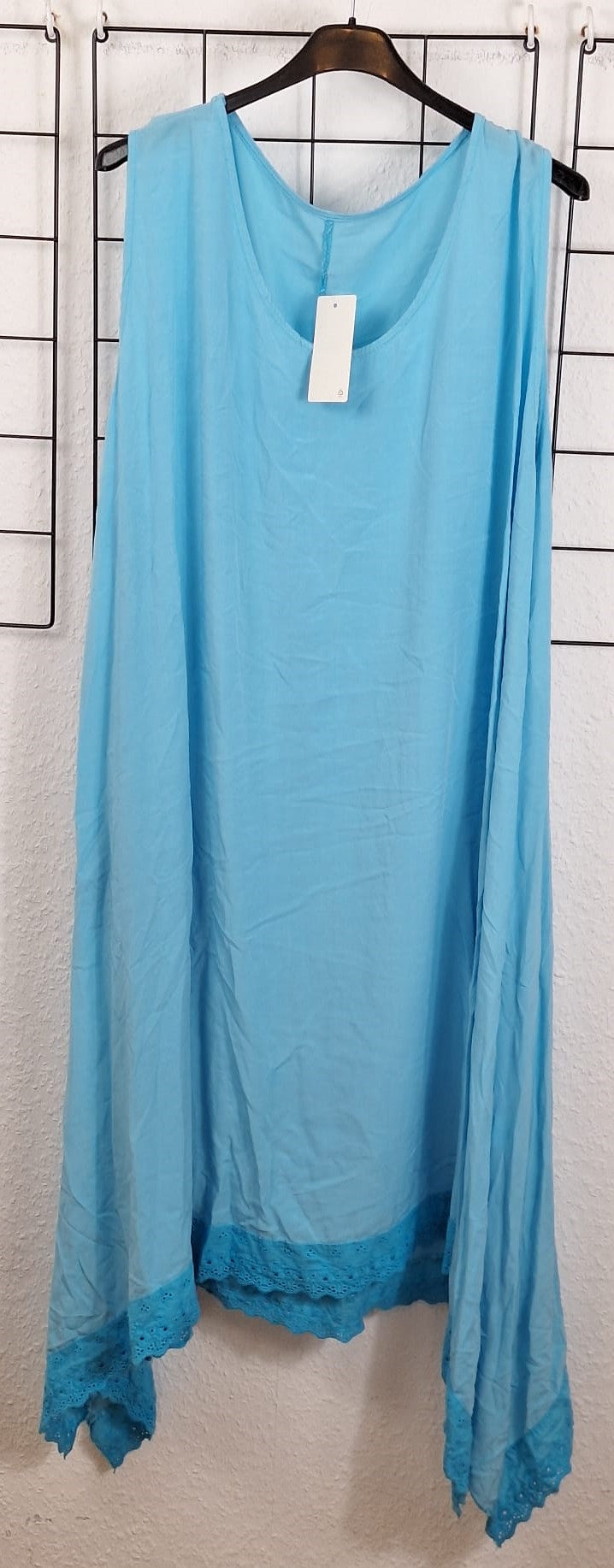 Ärmelloses Sommerkleid aus 100% Viskose in Hellblau – bequemes Sommerkleid ohne Ärmel, kühlend und weich, ideal für Freizeit und Gartenfeste