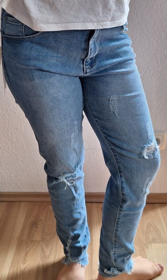 Jeanshose Pushup mit Cuts