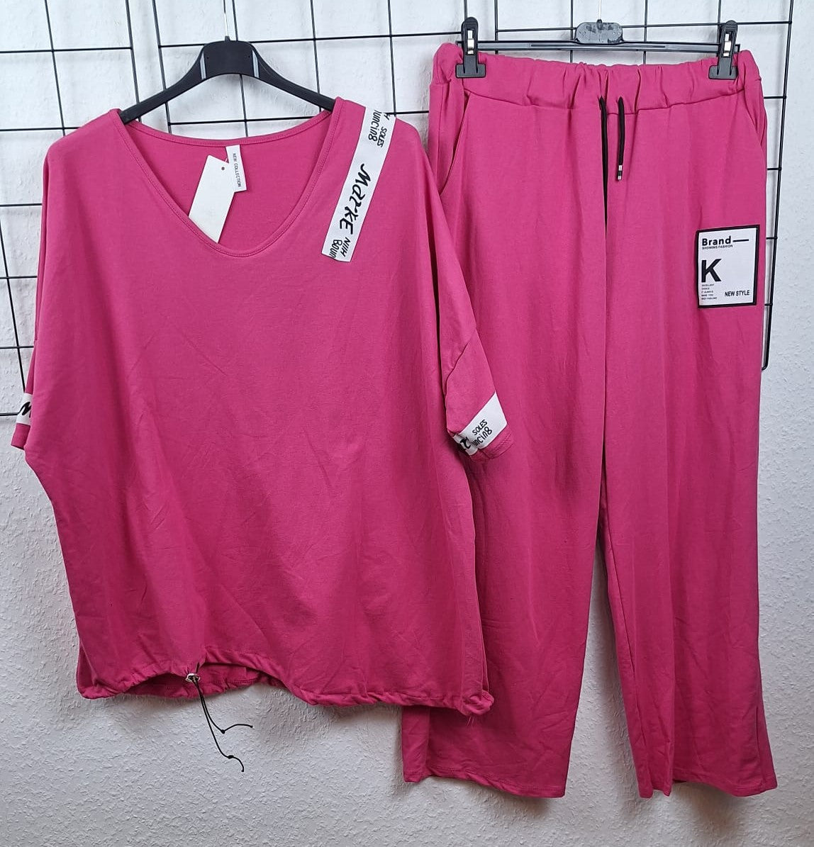 Damen Zweiteiler in Pink – Oversize Shirt mit Schriftzügen & Hose mit Taschen – Gr. 46/48 bis 50/52