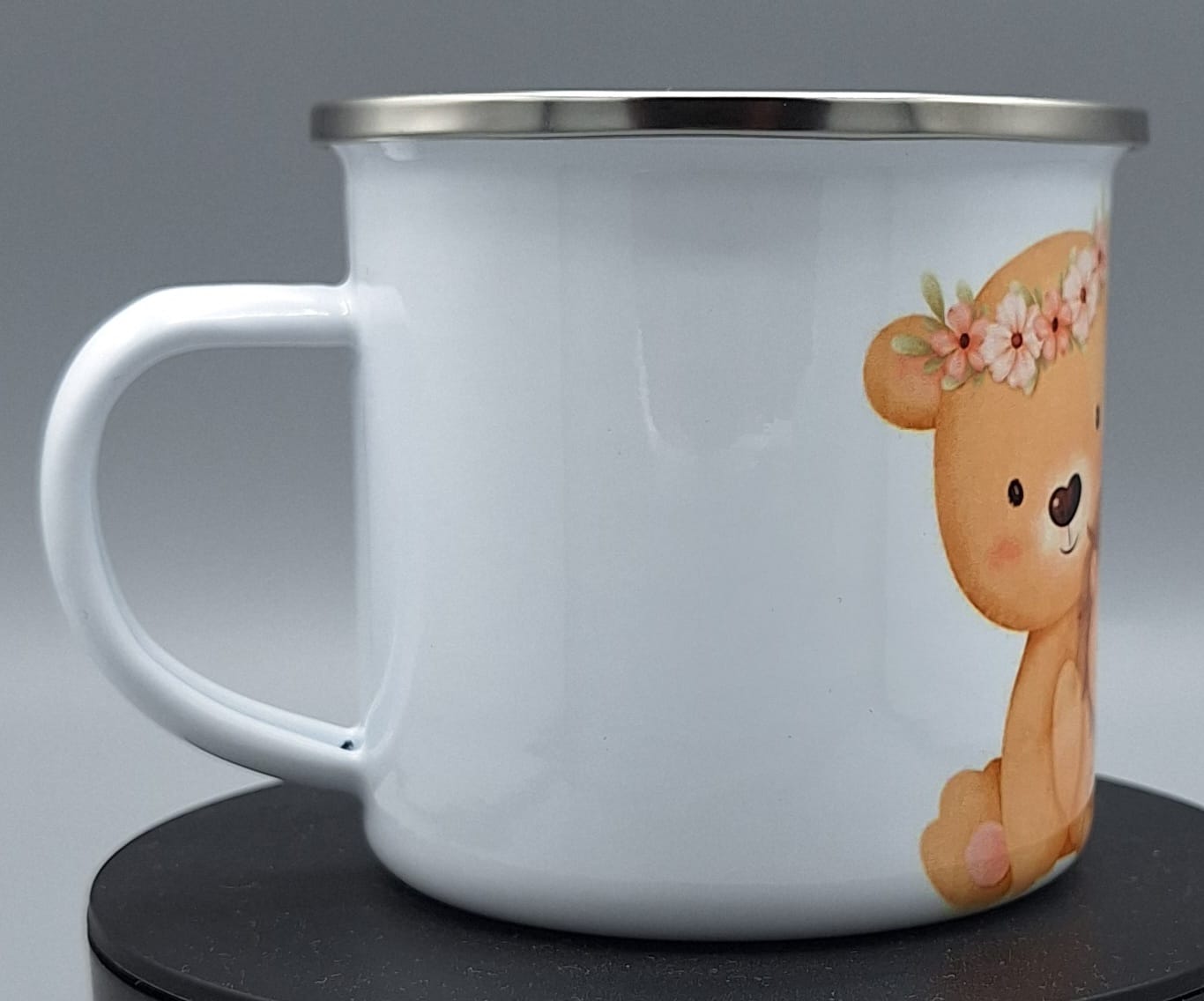 „Süße Bären-Tasse aus Emaille – robust & leicht für Kinder“