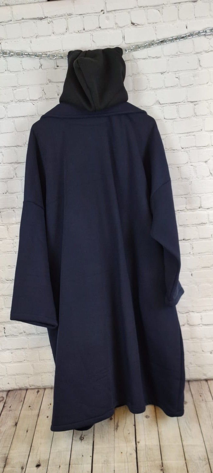 Schicker Mantel mit fester Kapuze