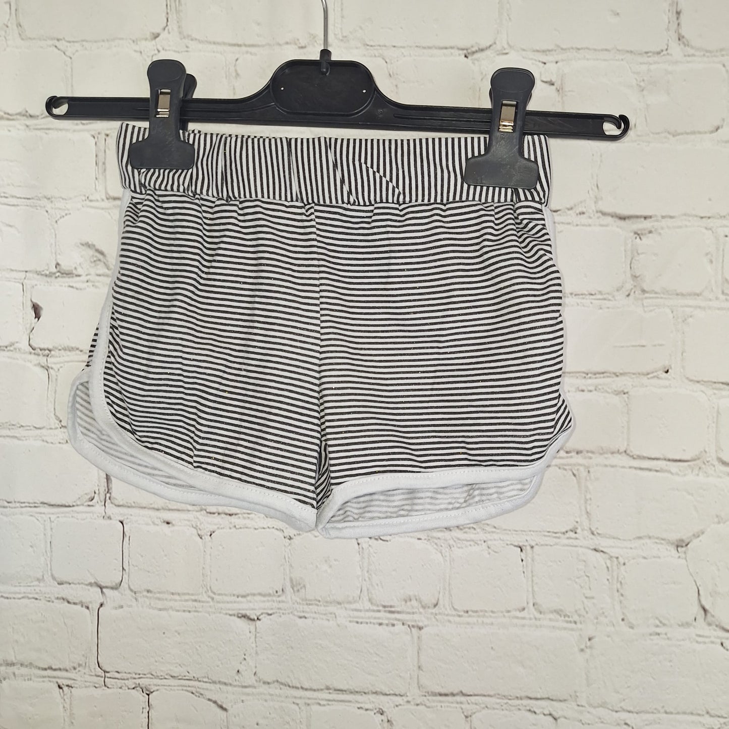 Mädchen-Set "Girl's Lovely" mit Rüschenärmeln und Shorts