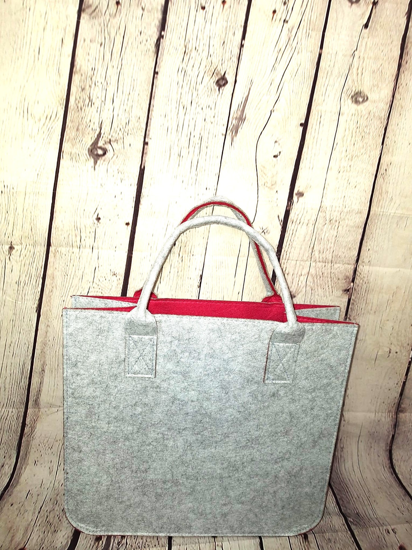 Hellgrauer Filzshopper mit pinkem Innenfutter – robuste, personalisierbare Tasche aus Filz