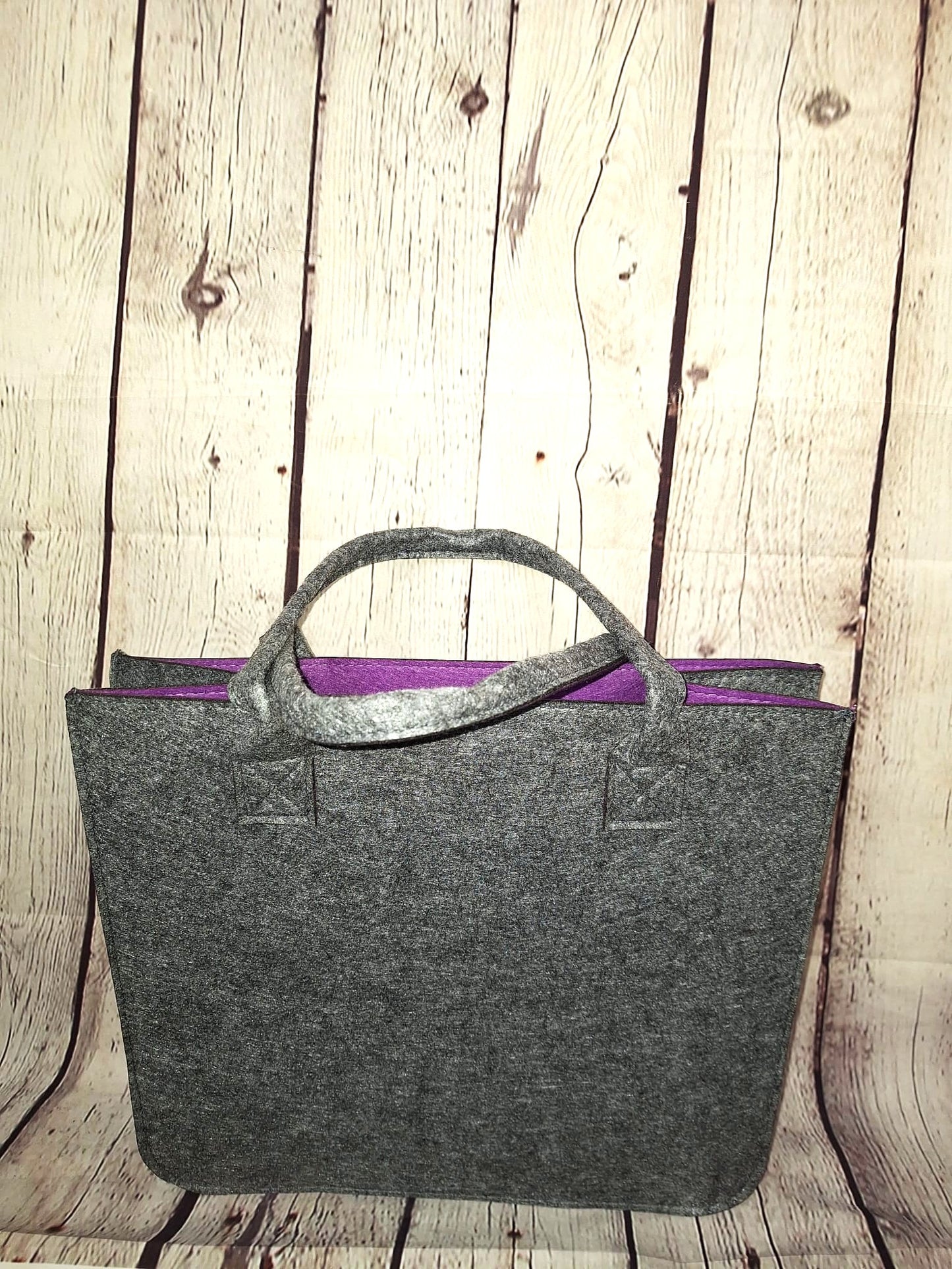 Graue Filztasche mit lila Innenfutter – stilvoller Shopper aus Filz, Druck nach Wunsch