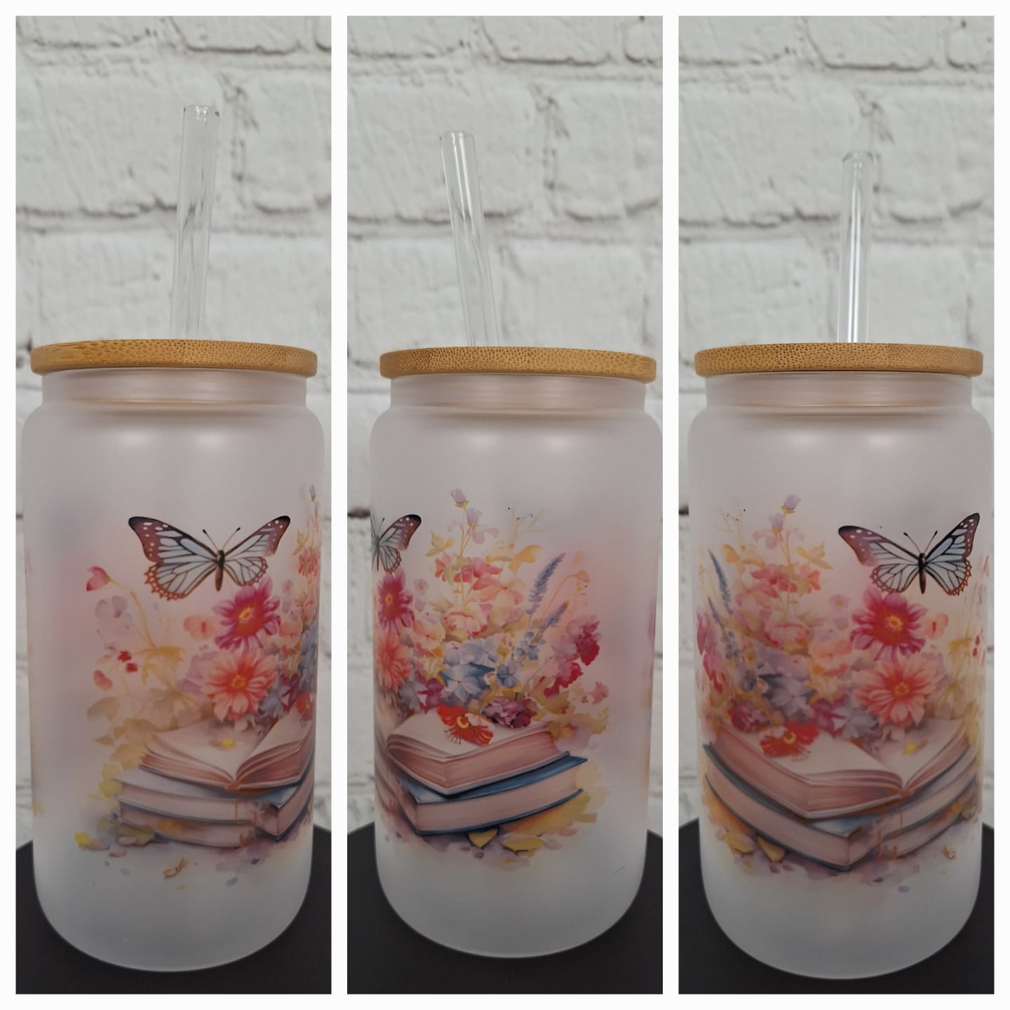 Glas mit Blumen & Büchern – Satiniertes Trinkglas 550 ml mit Bambusdeckel & Glastrinkhalm | Romantisches Design | Sublimiert & Wiederverwendbar
