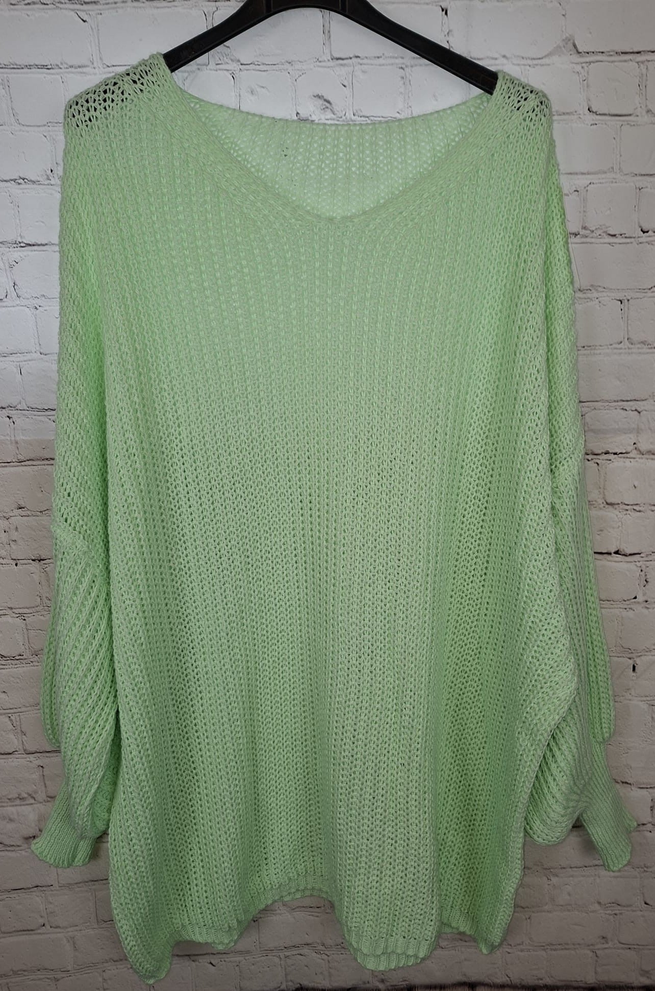 Kuscheliger Strickpullover mit V-Ausschnitt – One Size bis 54/56
