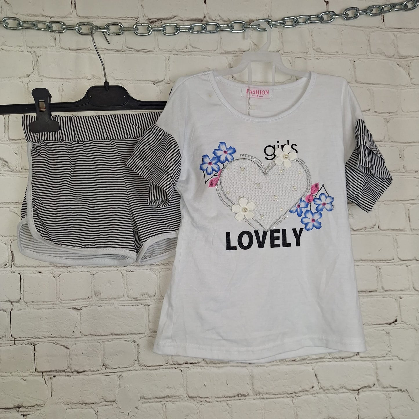 Weiß: Mädchen Sommer-Set Weiß – T-Shirt mit Herz-Print und Shorts – Größe 6 Jahre