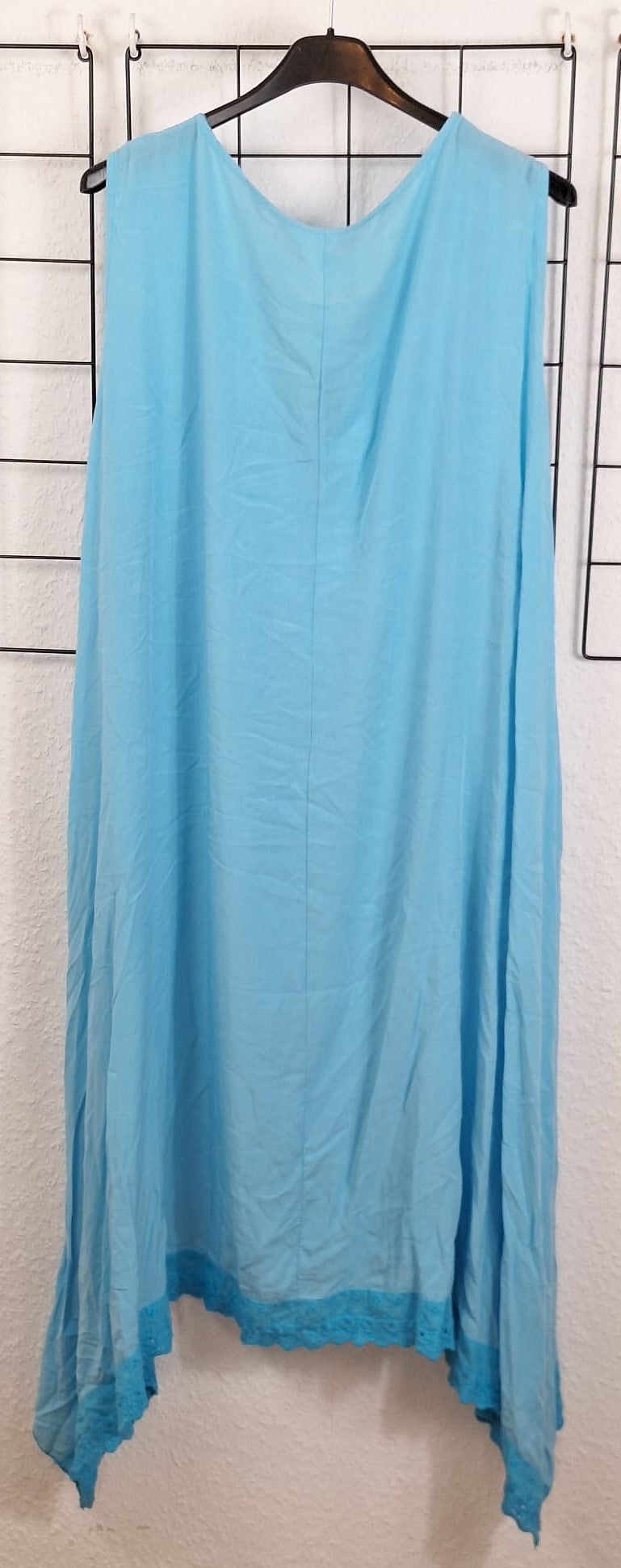 Ärmelloses Sommerkleid aus Viskose – Leichtigkeit