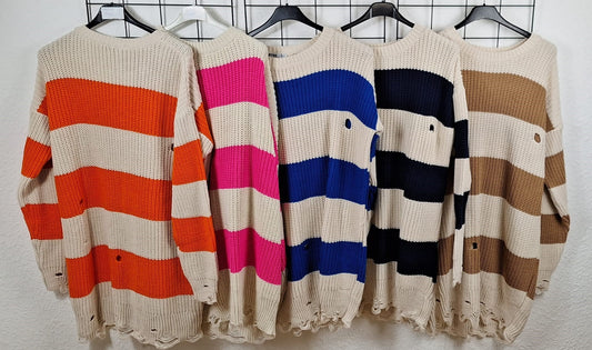 Löchriger Strickpullover