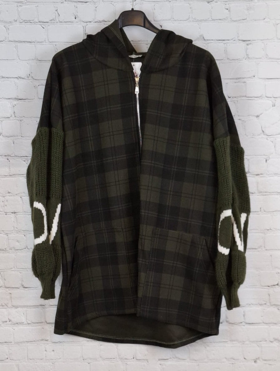 Karierte Jacke mit Kapuze & Strick-Ärmeln – 100% Baumwolle, Eingriffstaschen