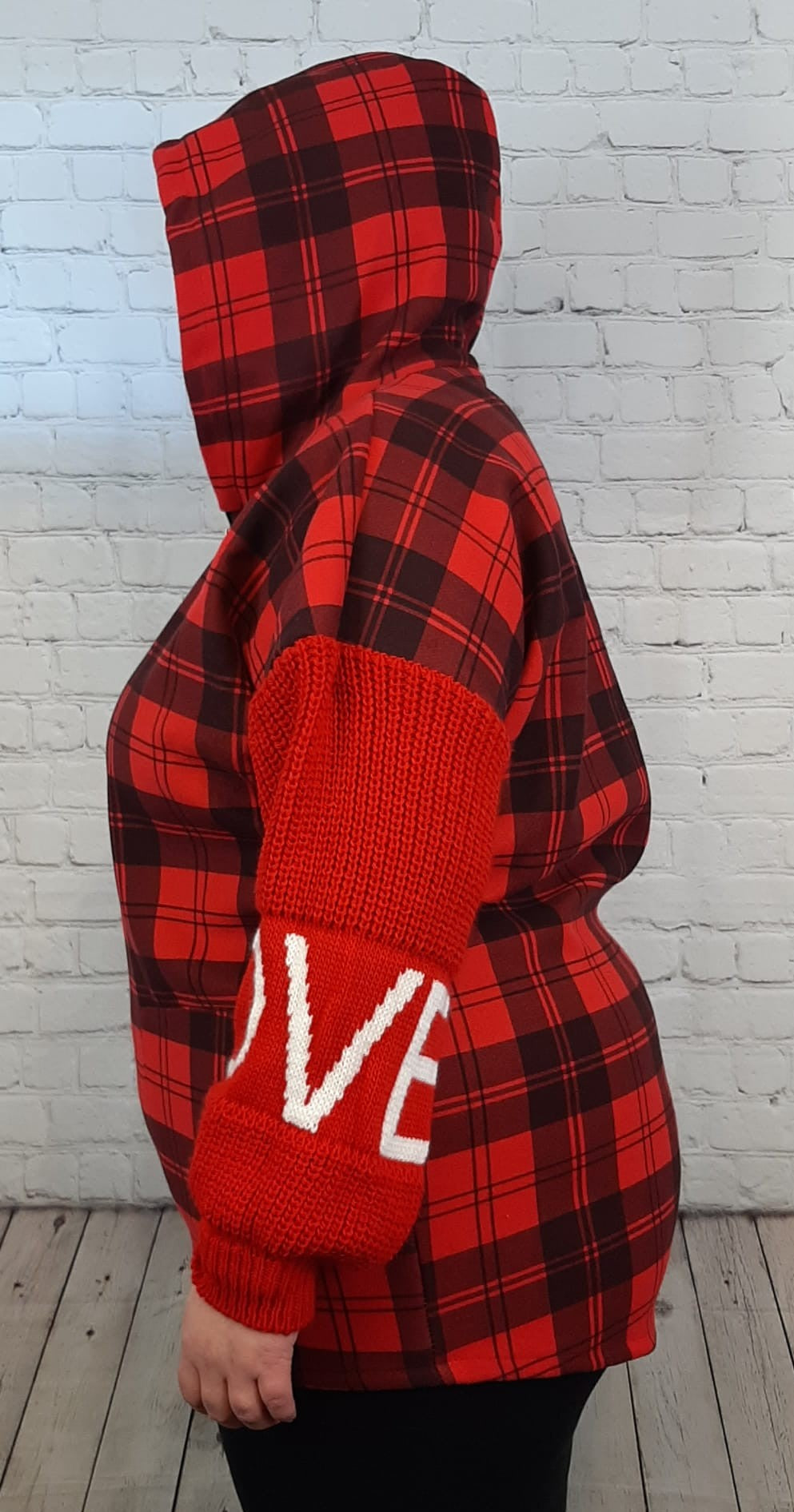 Karierte Jacke mit Kapuze & Strick-Ärmeln – 100% Baumwolle, Eingriffstaschen