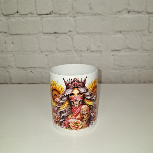 Weiße Glanztasse mit strahlendem Sonnenkönigin-Motiv, langlebig eingebranntem Design und ergonomischem Henkel – robust, spülmaschinenfest und ideal für spirituelle Kaffeeliebhaber