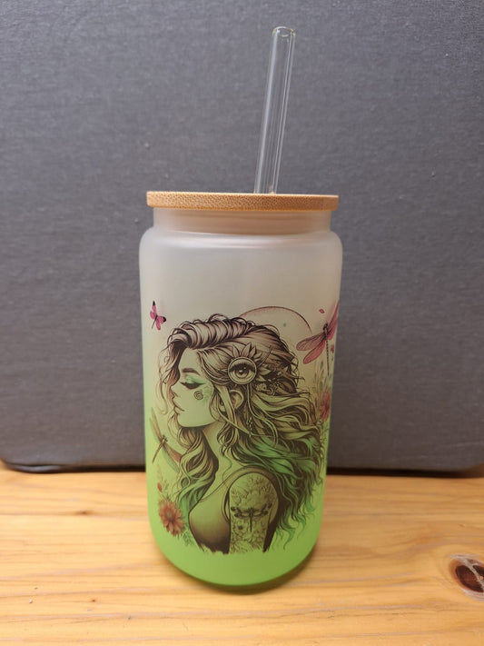
Trinkglas mit Sublimationsdruck und Strohhalm