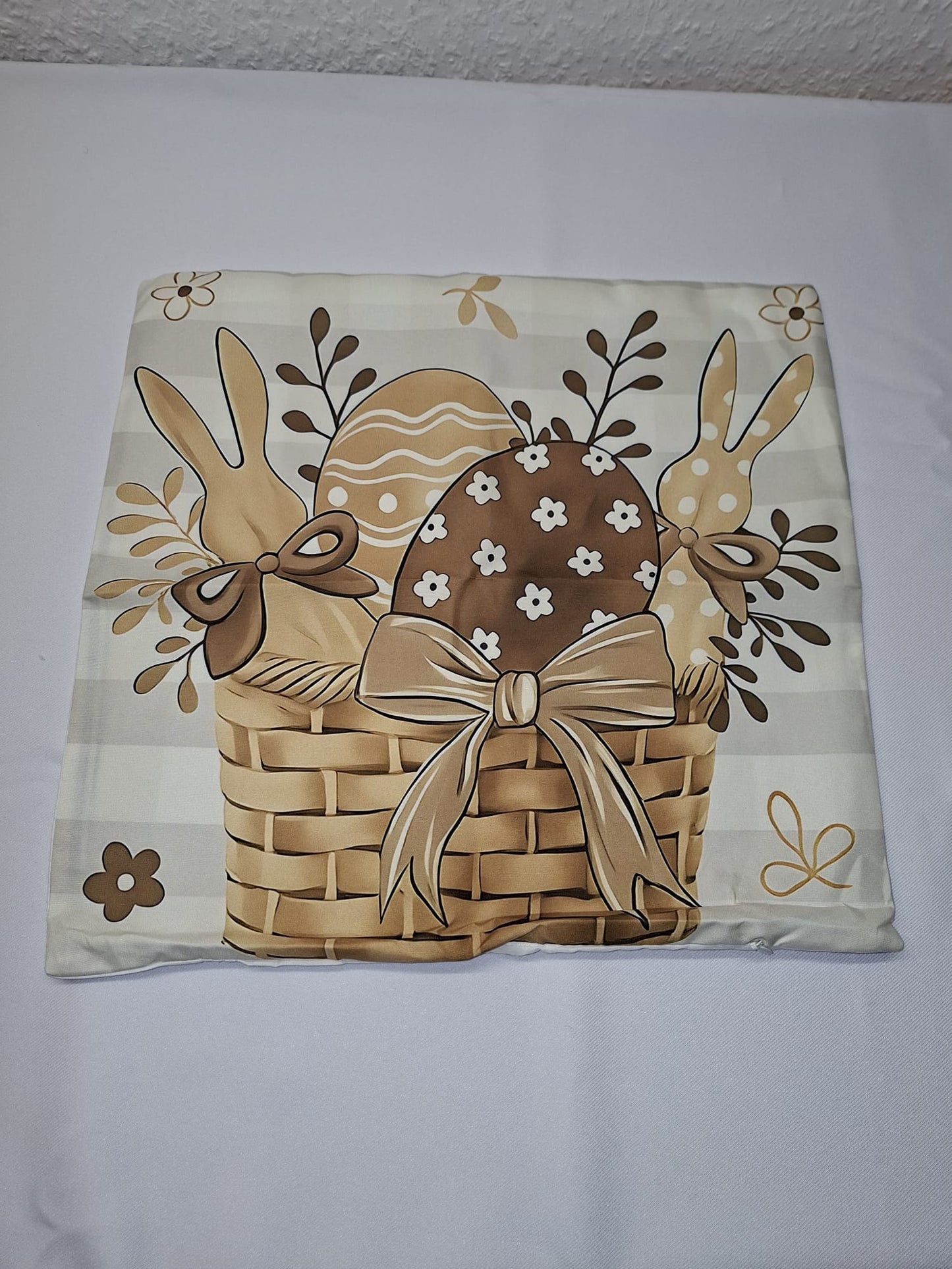 Osterkissen mit Hasen und Korb Motiv 35x35 cm